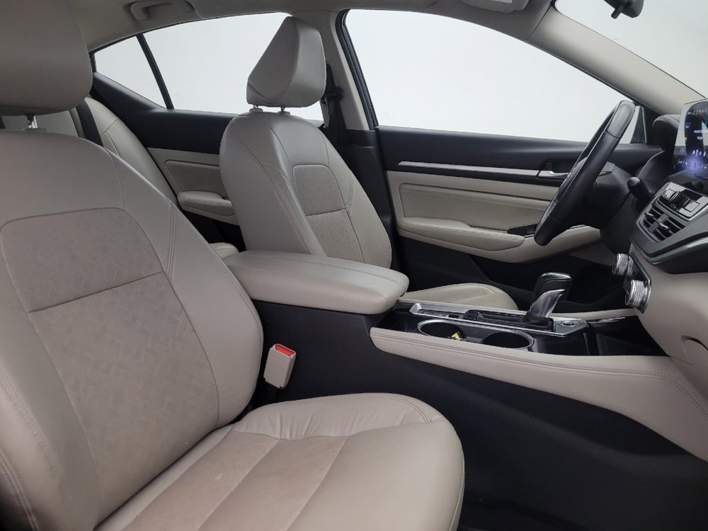 Used 2023 Nissan Altima 2.5 SL FWD image 21