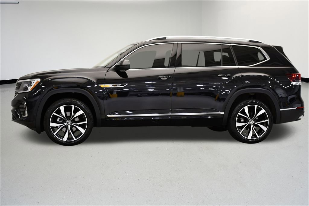 Used 2024 Volkswagen Atlas SEL Premium R-Line image 2