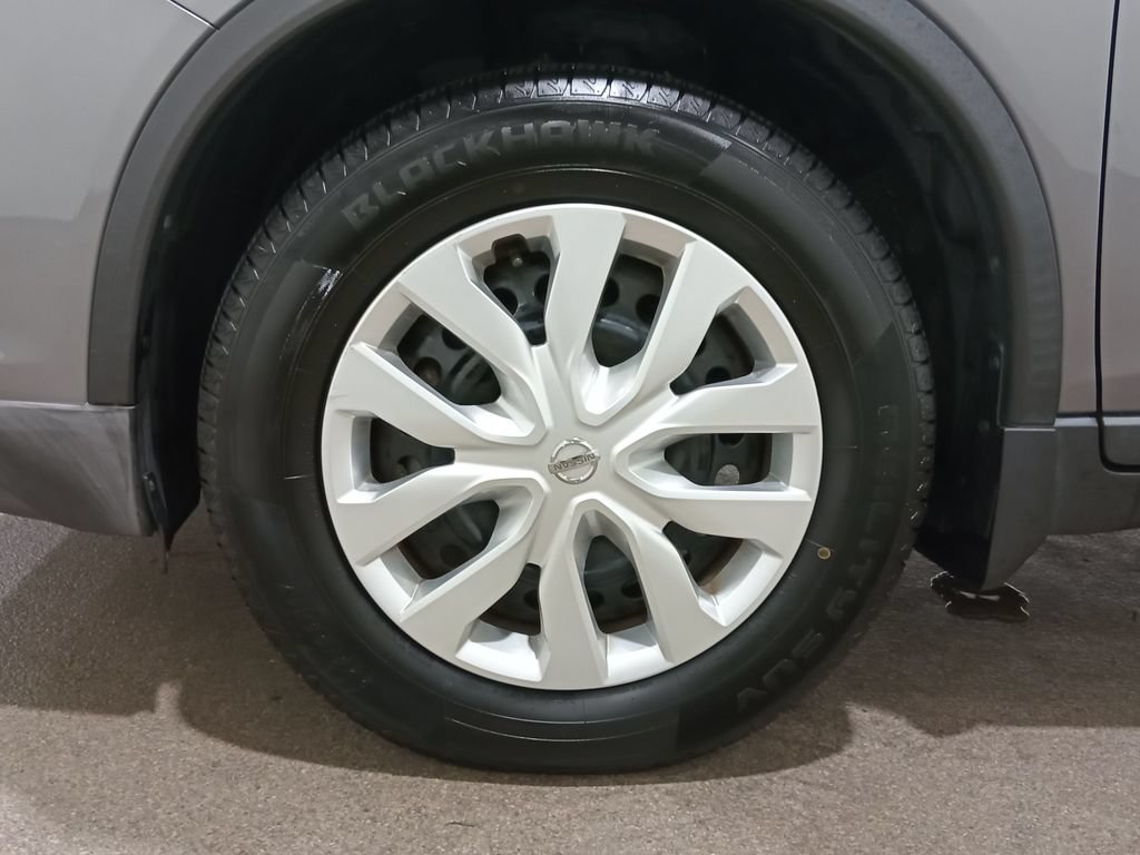 Used 2017 Nissan Rogue S w/ S Appearance Package AWD/4WD image 12