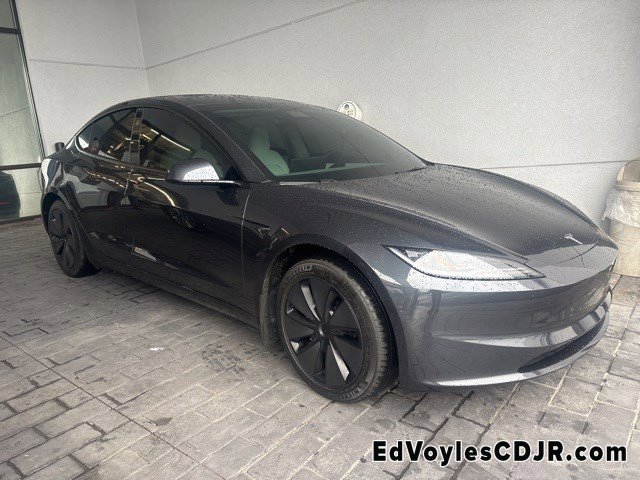 Used 2025 Tesla Model 3 image 4