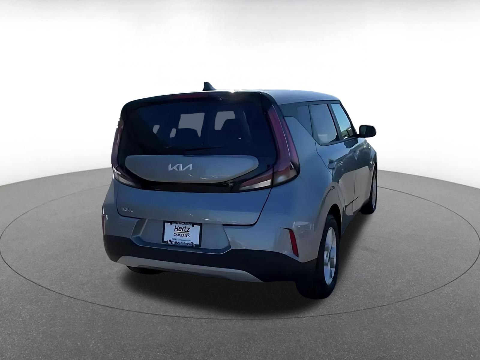 Used 2025 Kia Soul LX w/ LX Technology Package FWD image 12