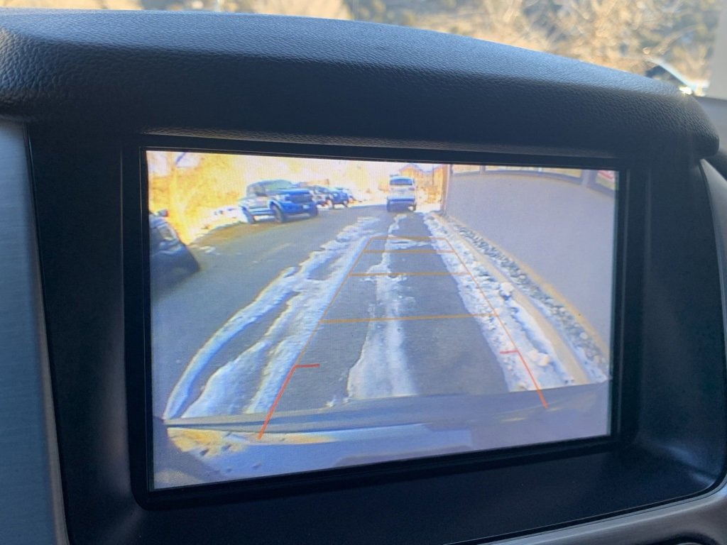 Used 2019 GMC Yukon XL SLT w/ Graphite Performance Edition image 6