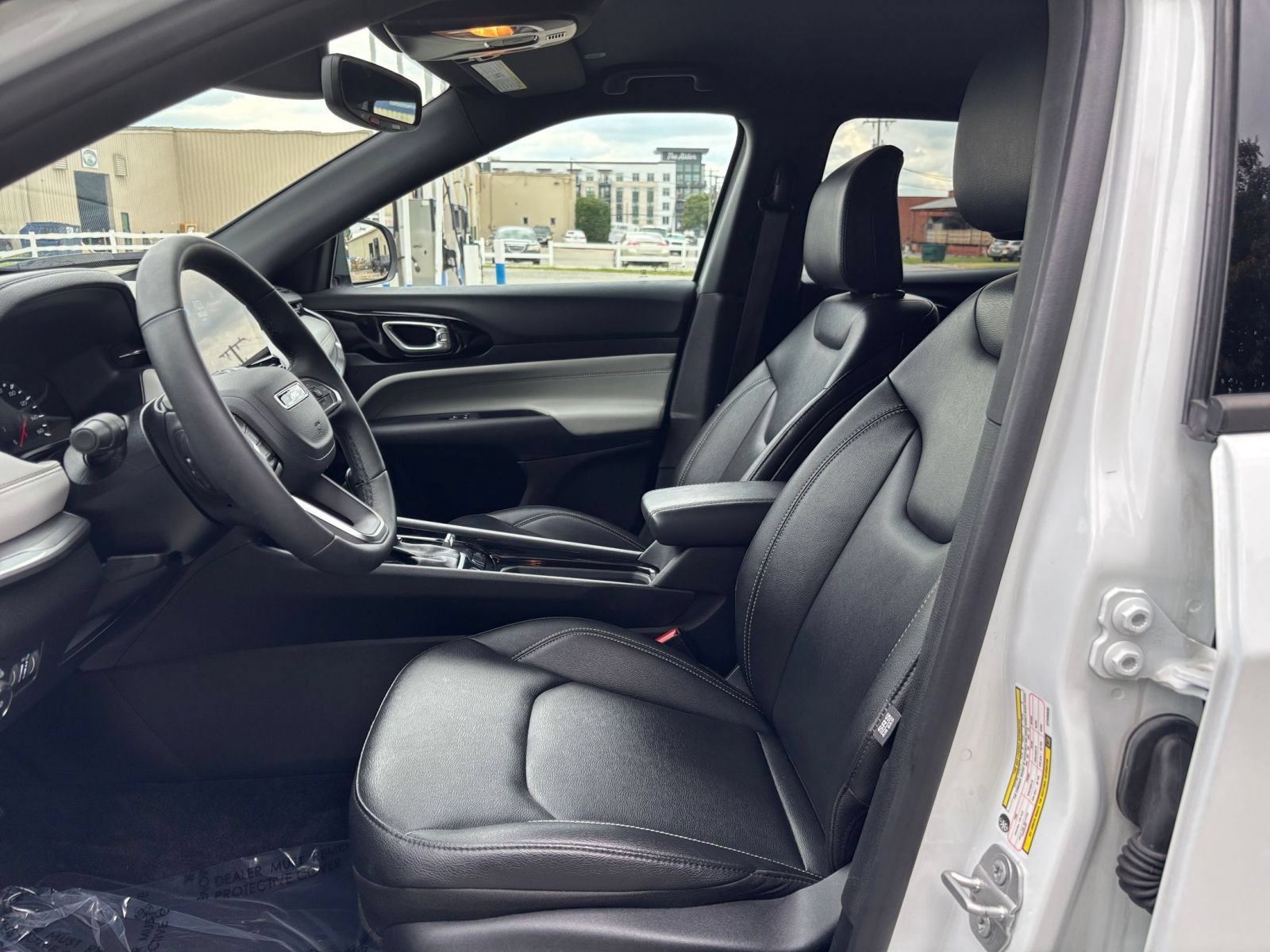Used 2025 Jeep Compass Limited AWD/4WD image 27