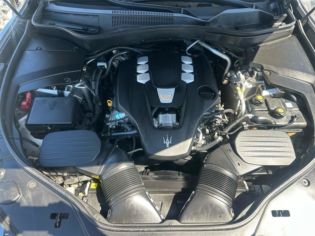Used 2018 Maserati Levante GranLusso AWD/4WD image 23