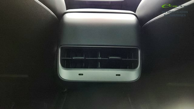 Used 2022 Tesla Model Y Long Range AWD/4WD image 38