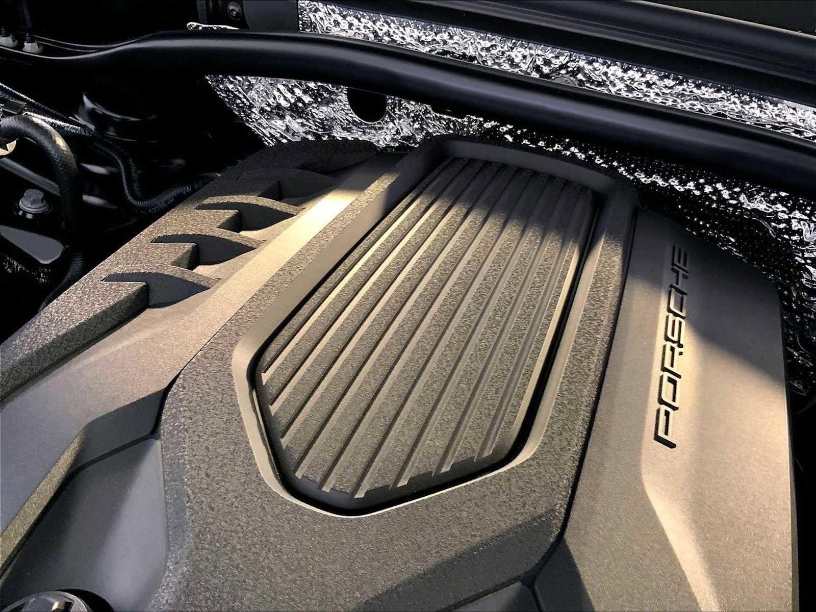 New 2025 Porsche Macan AWD/4WD image 22