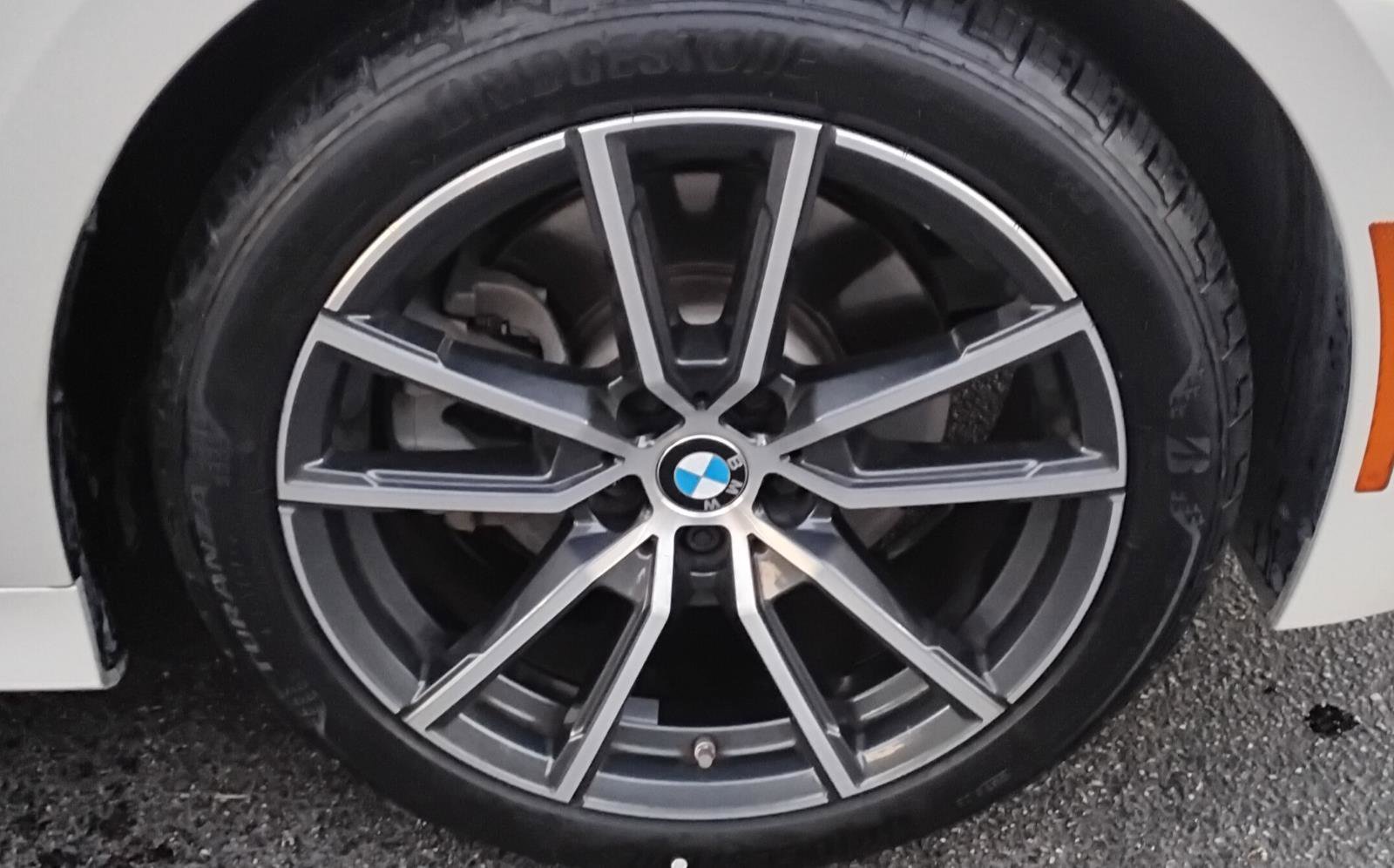 Used 2021 BMW 330i Sedan w/ Convenience Package image 11