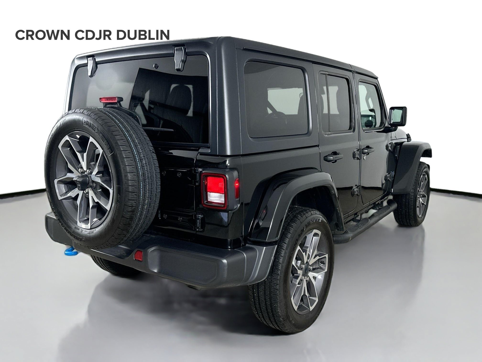 Used 2024 Jeep Wrangler Unlimited w/ Convenience Group AWD/4WD image 6