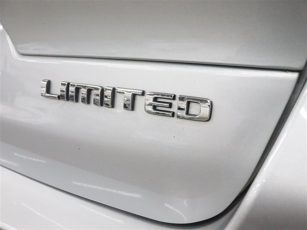 Used 2022 Jeep Grand Cherokee L Limited AWD/4WD image 10
