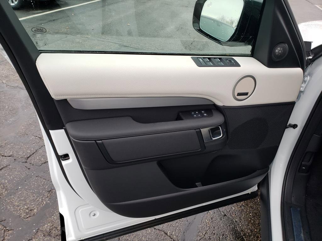 New 2026 Land Rover Discovery Limited Edition image 10