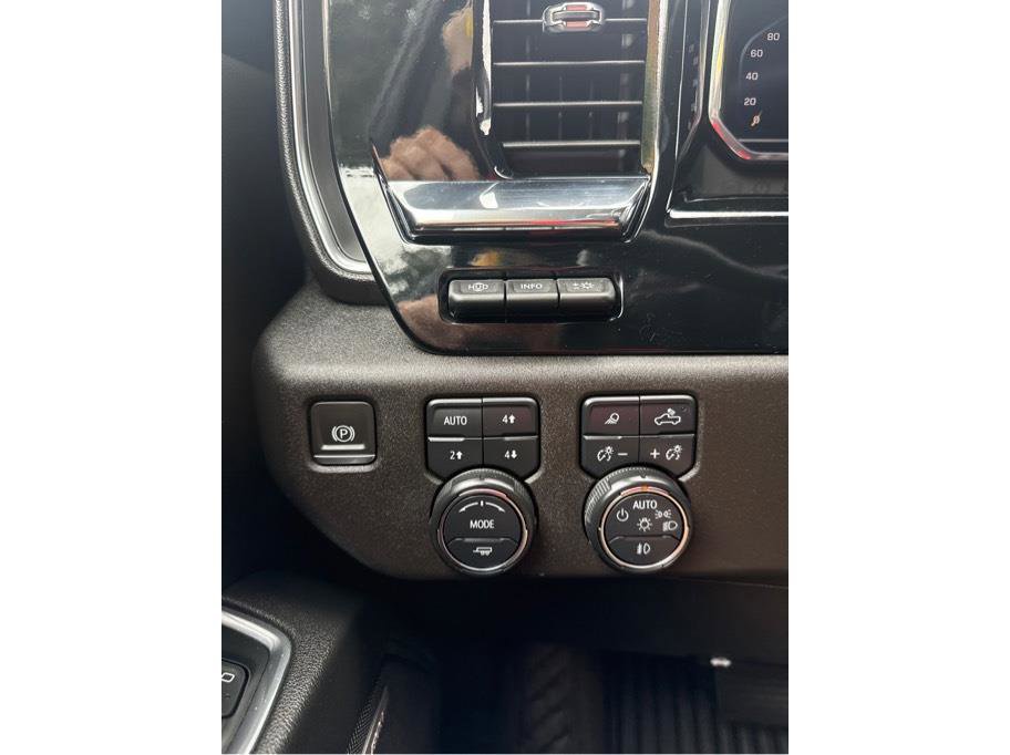 Used 2024 Chevrolet Silverado 1500 LTZ w/ Technology Package AWD/4WD image 16