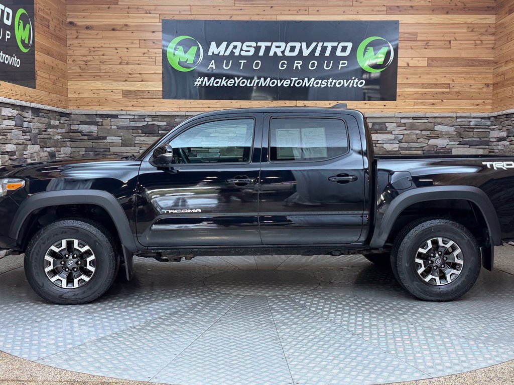 Used 2020 Toyota Tacoma TRD Off-Road w/ TRD Premium Off Road Package AWD/4WD image 12
