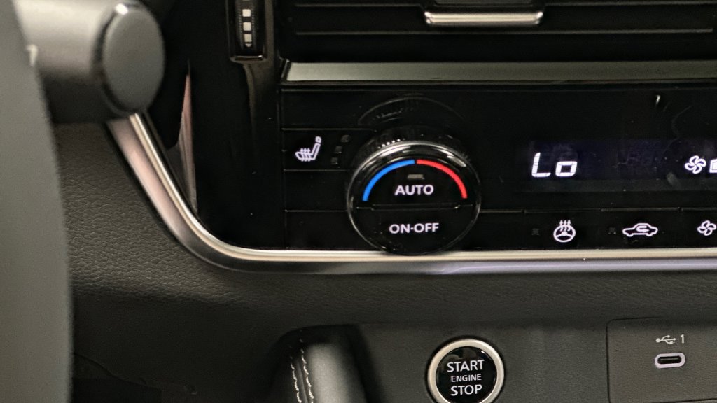 Certified 2023 Nissan Rogue Platinum AWD/4WD image 35