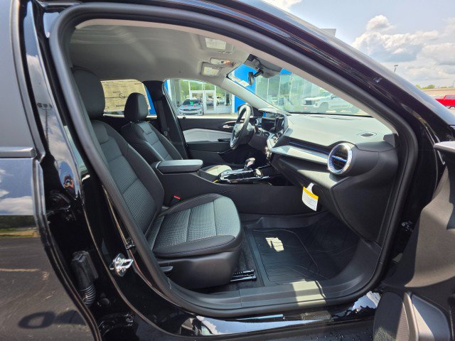 New 2026 Chevrolet Trax LT w/ Driver Confidence Package FWD image 12