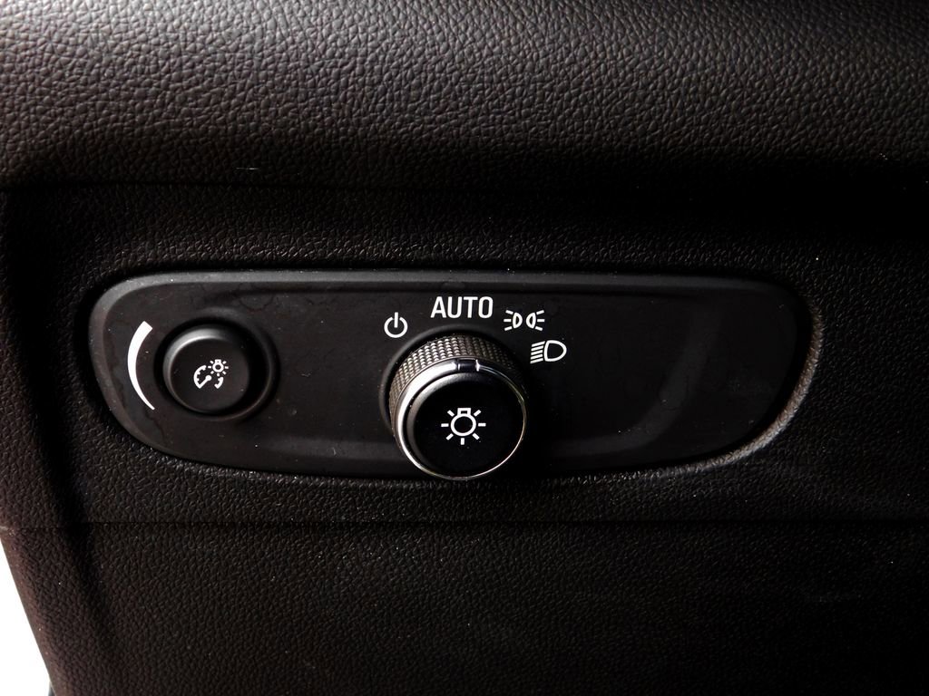 Used 2023 Buick Envision Essence w/ Sport Touring Package image 27