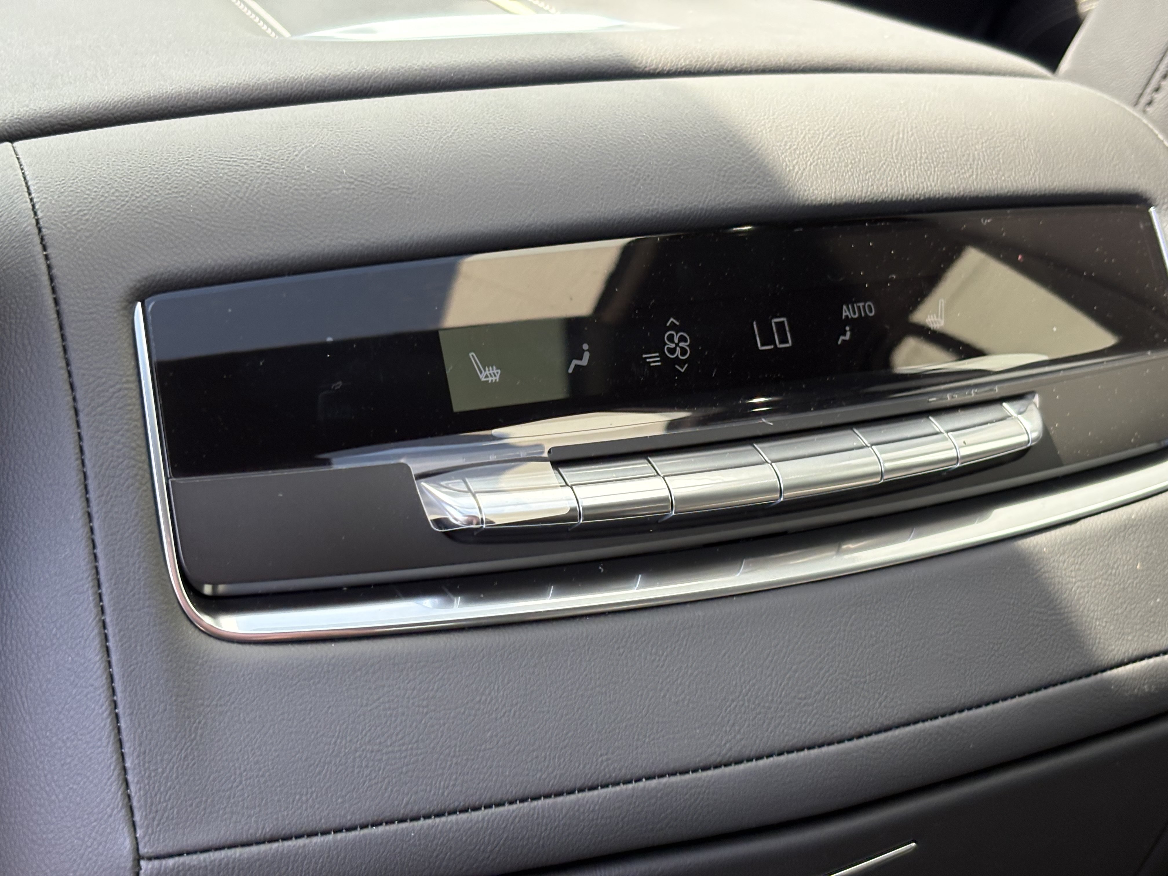 New 2026 Cadillac Escalade Luxury AWD/4WD image 15