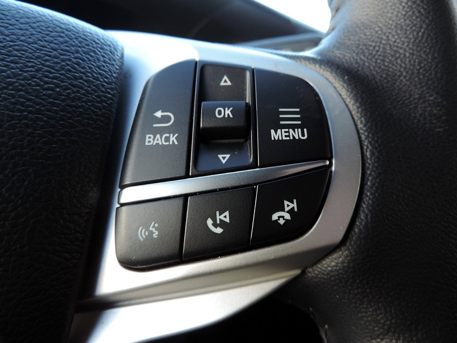 Used 2023 Ford Explorer Limited w/ Limited Technology Package image 25