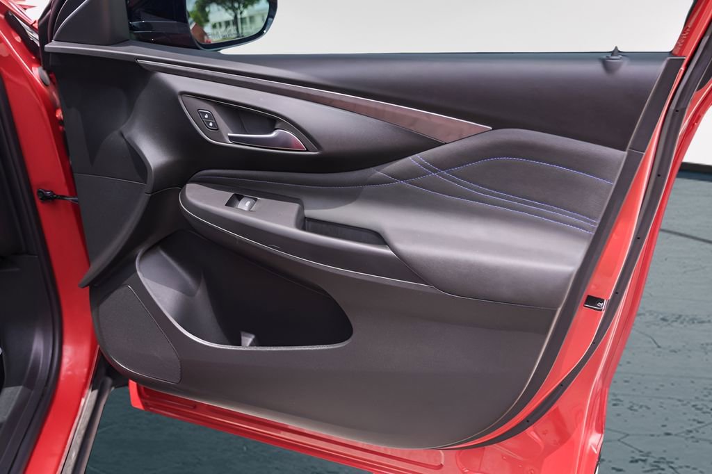 Used 2024 Buick Envista Sport Touring w/ Convenience I Package FWD image 29