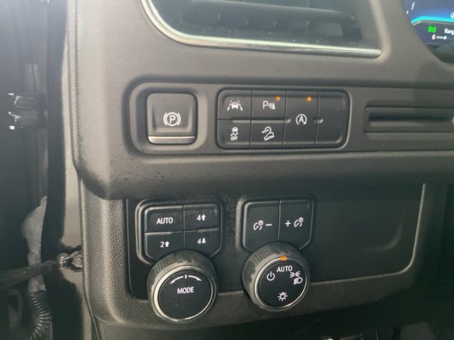 Used 2024 Chevrolet Suburban Premier image 9