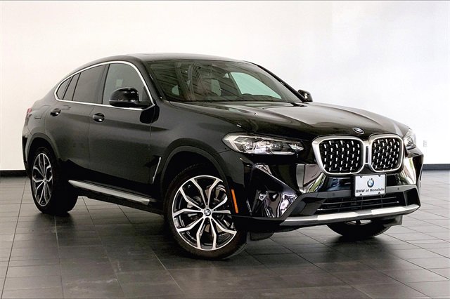 Used 2023 BMW X4 xDrive30i w/ Convenience Package image 2