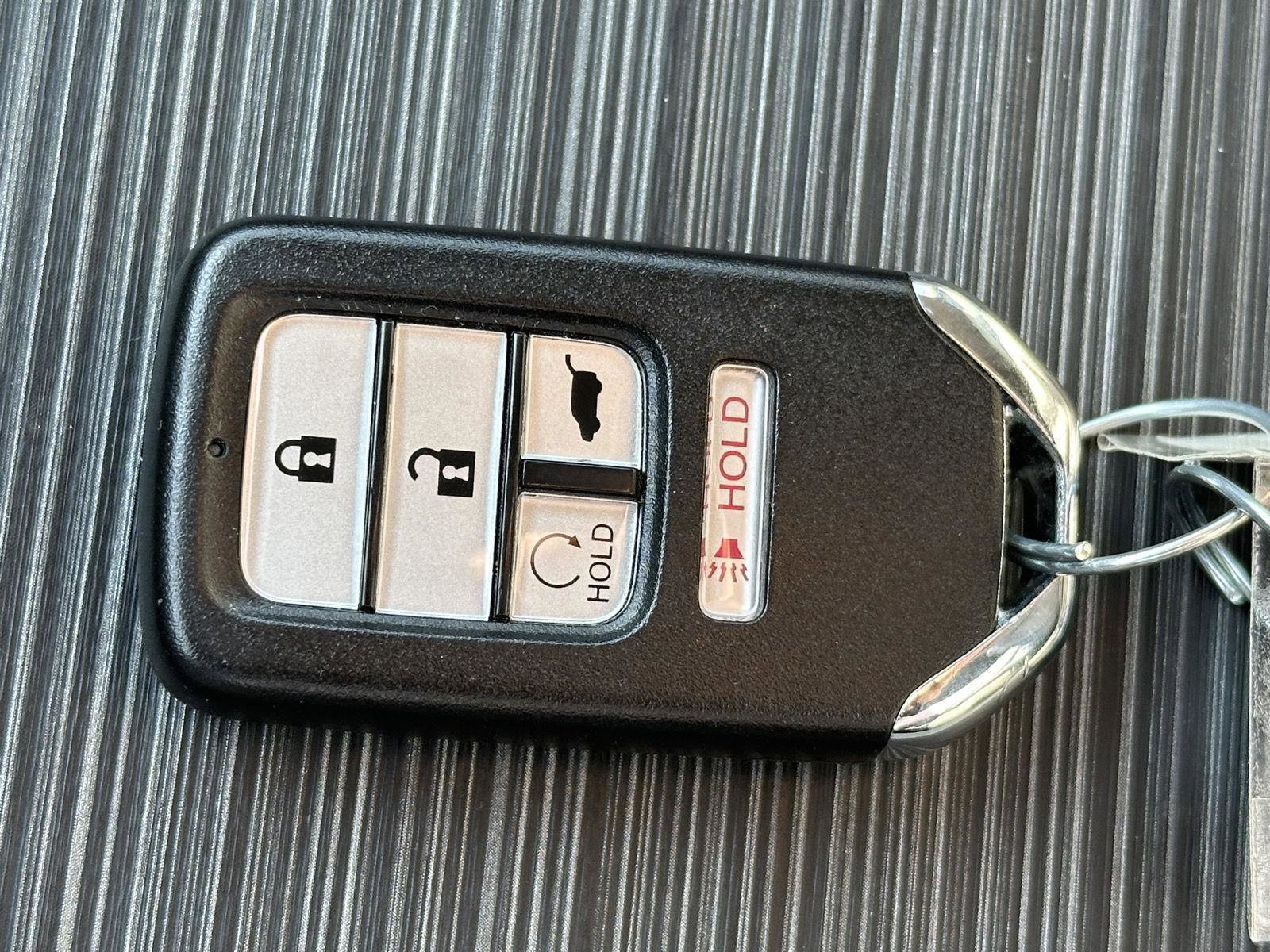 Used 2017 Honda Pilot EX image 14