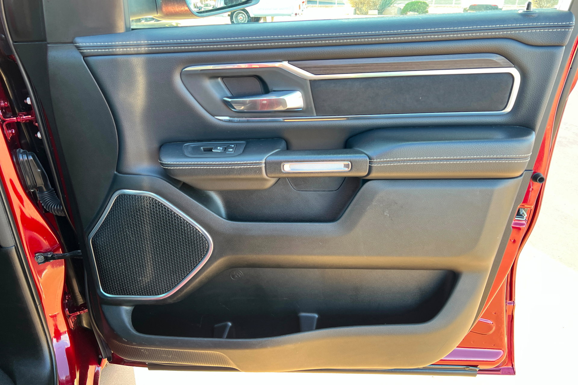 Used 2025 RAM 1500 Laramie image 22