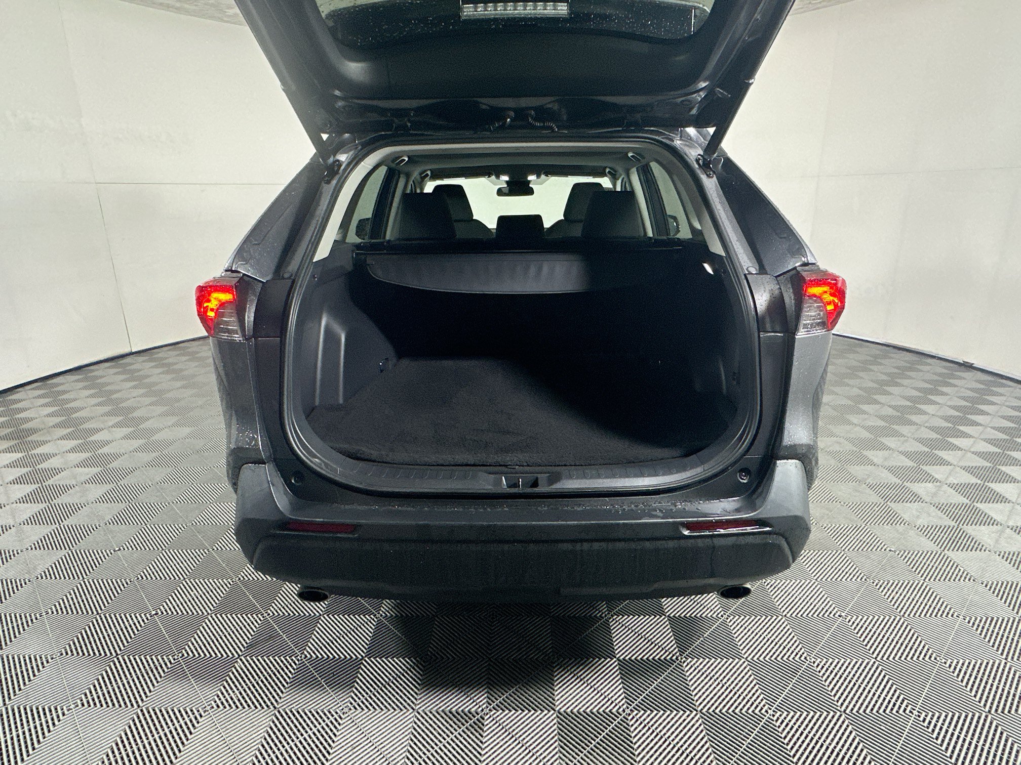Certified 2023 Toyota RAV4 XLE w/ Convenience Package FWD image 31