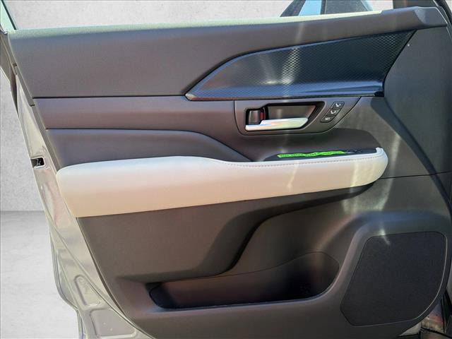 New 2026 Toyota Grand Highlander AWD Hybrid image 10