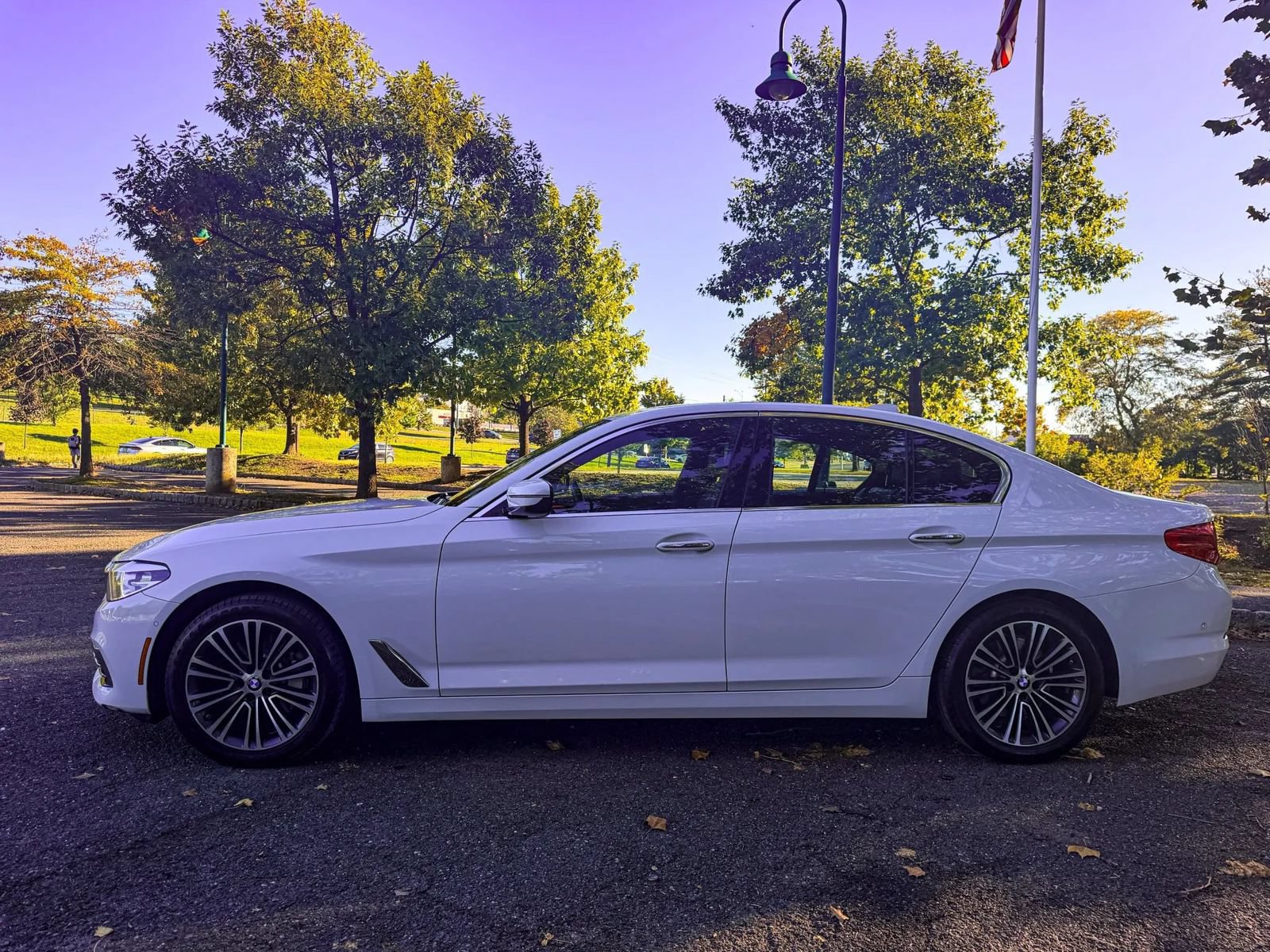 Used 2017 BMW 530i xDrive AWD/4WD image 8