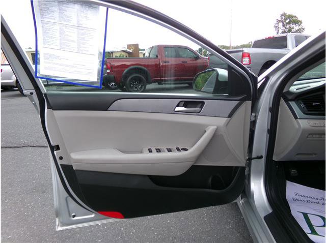 Used 2018 Hyundai Sonata ECO FWD image 2