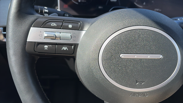 Used 2025 Hyundai Santa Cruz Limited AWD/4WD image 9