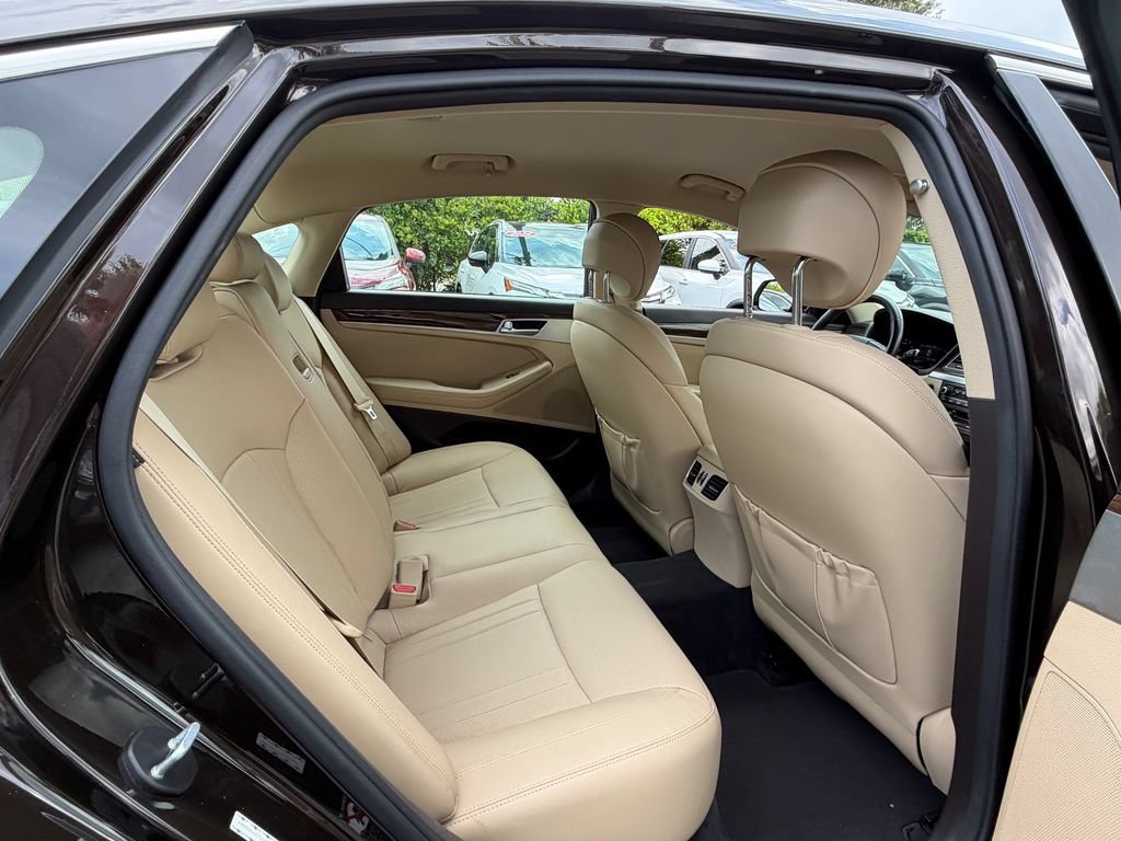 Used 2018 Genesis G80 3.8 RWD image 17