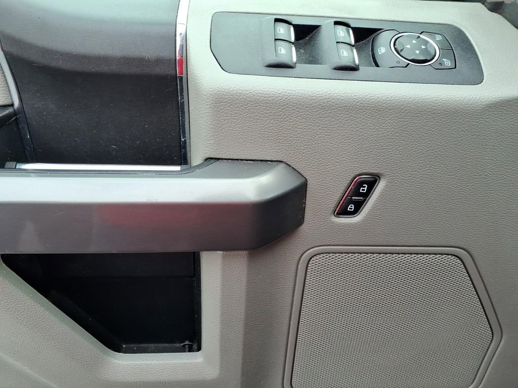 Used 2019 Ford F150 XLT w/ Trailer Tow Package image 14