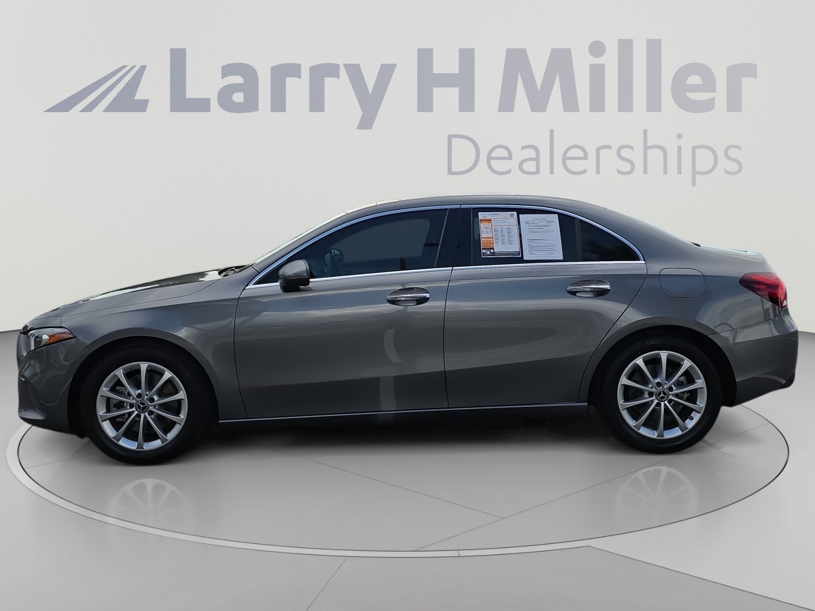Used 2021 Mercedes-Benz A 220 4MATIC w/ Premium Package image 2