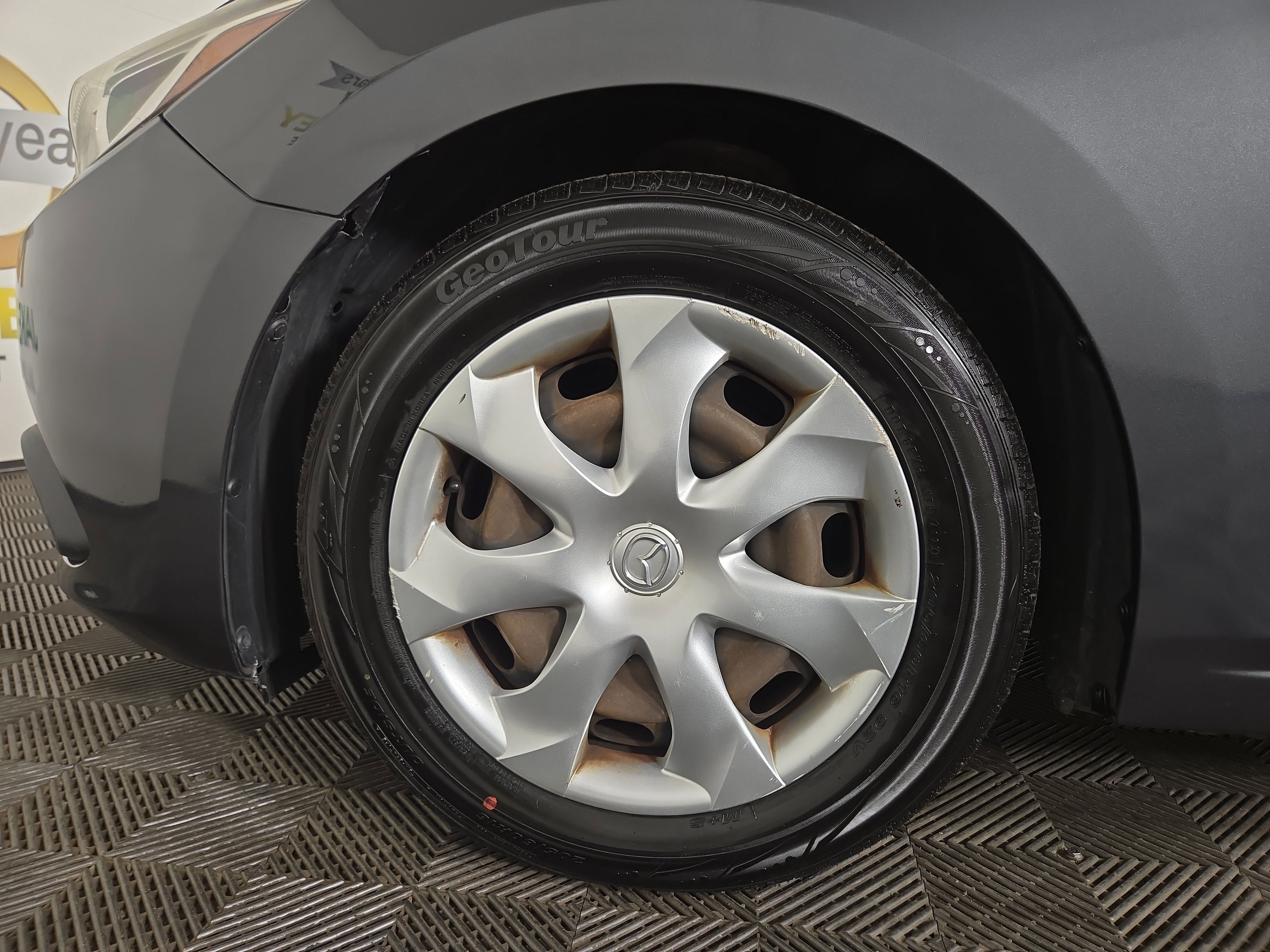 Used 2016 MAZDA MAZDA3 i Sport image 32