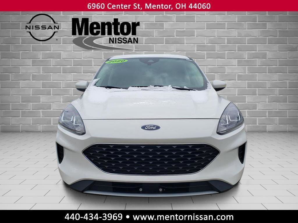 Used 2020 Ford Escape SE image 2