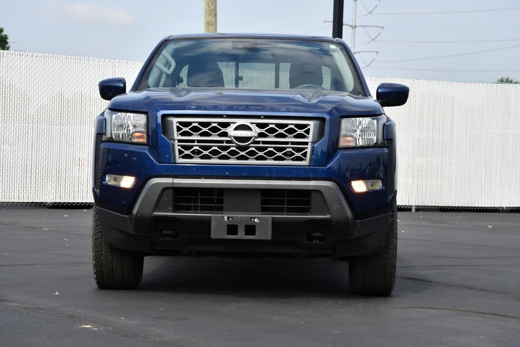 Used 2022 Nissan Frontier SV AWD/4WD image 2