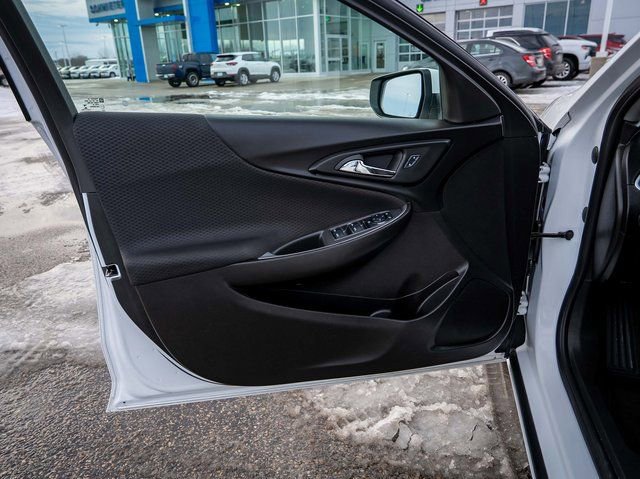 Used 2025 Chevrolet Malibu LT image 18