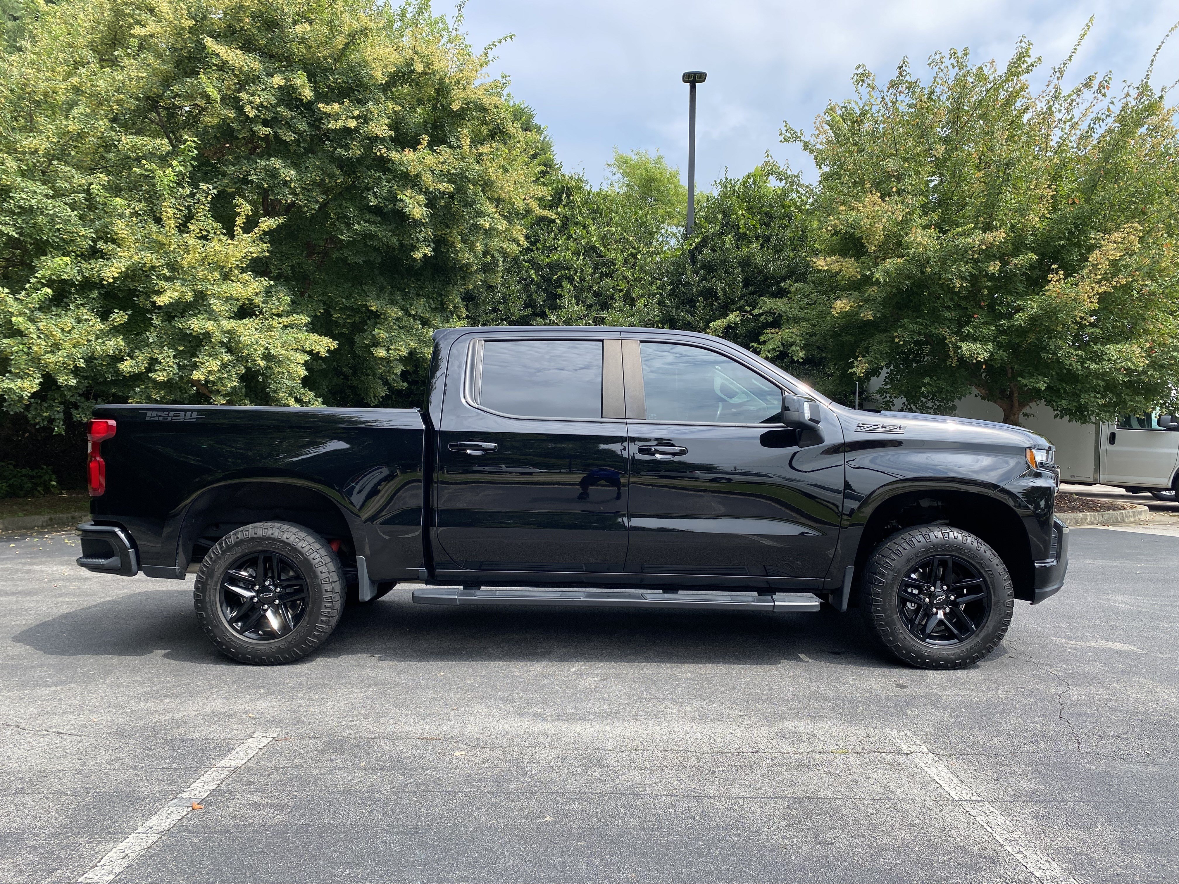 Used 2021 Chevrolet Silverado 1500 LT Trail Boss w/ Convenience Package II AWD/4WD image 10