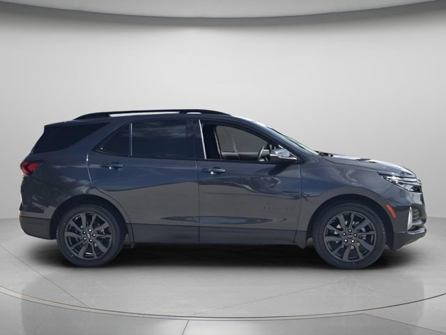 Used 2022 Chevrolet Equinox RS w/ Infotainment Package FWD image 4