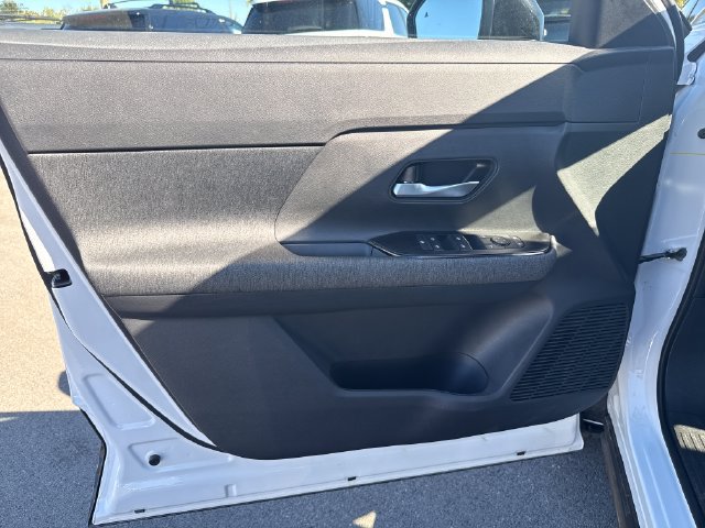 New 2027 Nissan Kicks SV w/ Cold Weather Package FWD image 12