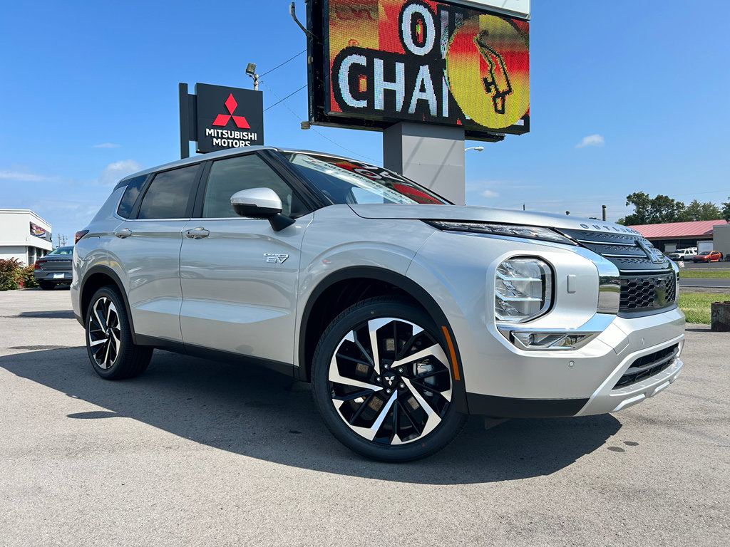 New 2025 Mitsubishi Outlander SE