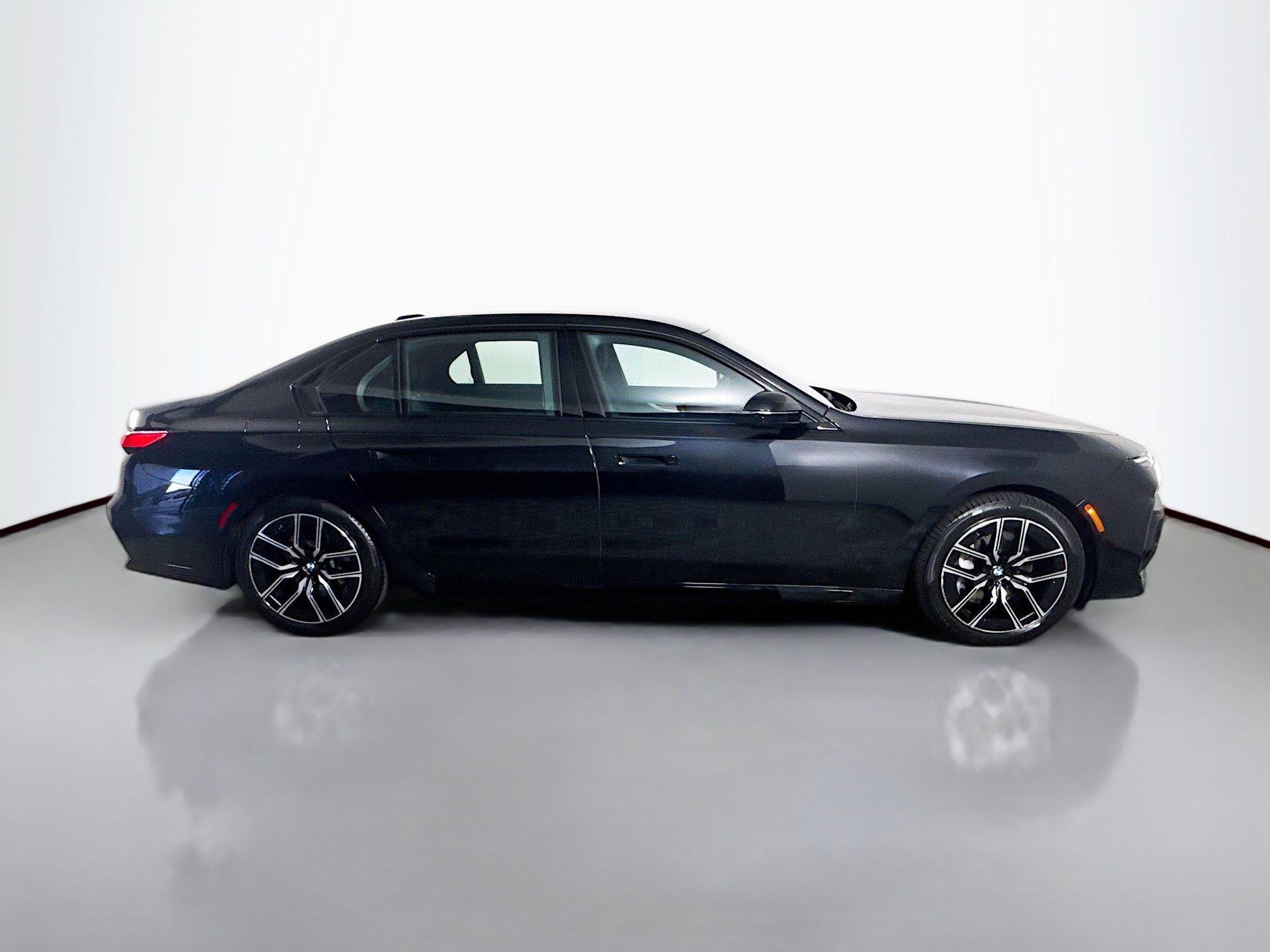 Used 2026 BMW 740i xDrive AWD/4WD image 11