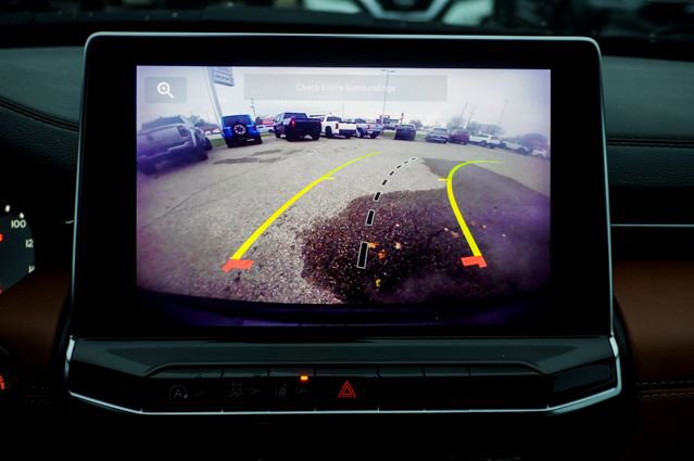 Used 2023 Jeep Compass Limited image 14