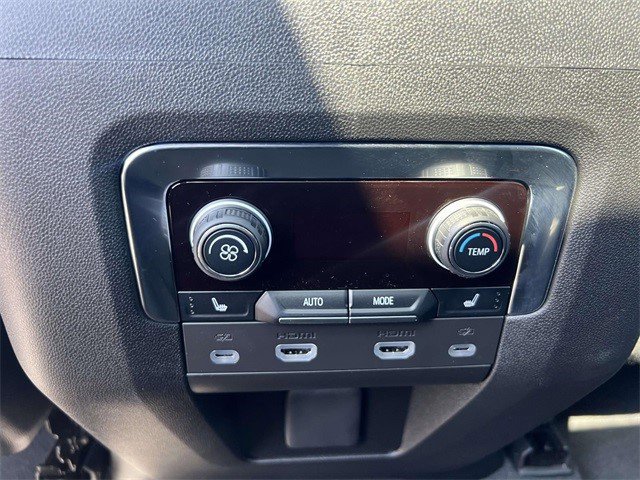 Certified 2024 Chevrolet Suburban High Country w/ Advanced Technology Package image 13