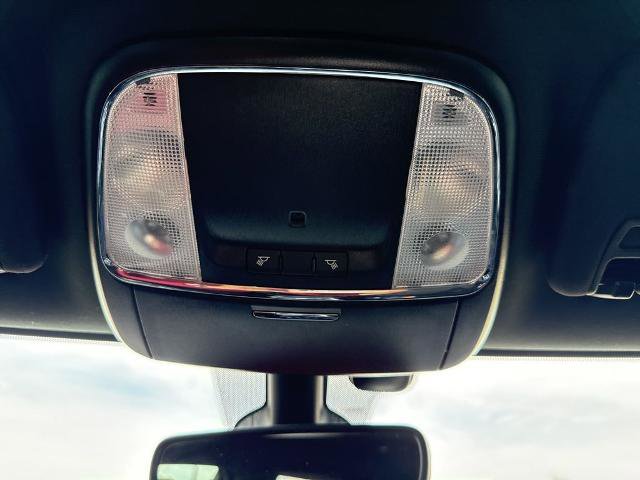 Used 2019 Jeep Grand Cherokee Laredo w/ 18" Wheel & 8.4" Radio Group image 10