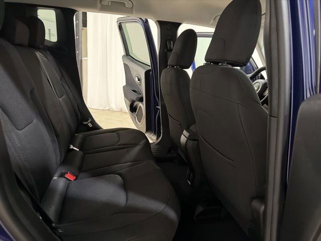 Used 2017 Jeep Renegade Latitude AWD/4WD image 21