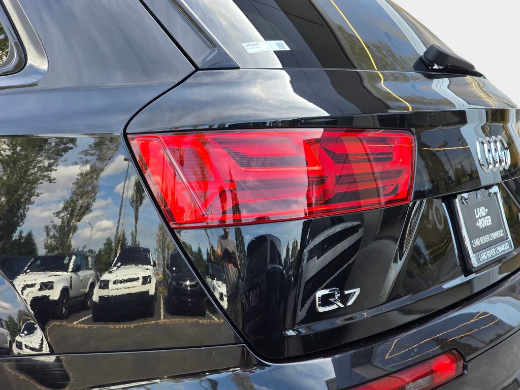 Used 2018 Audi Q7 3.0T Prestige w/ Prestige Package AWD/4WD image 37