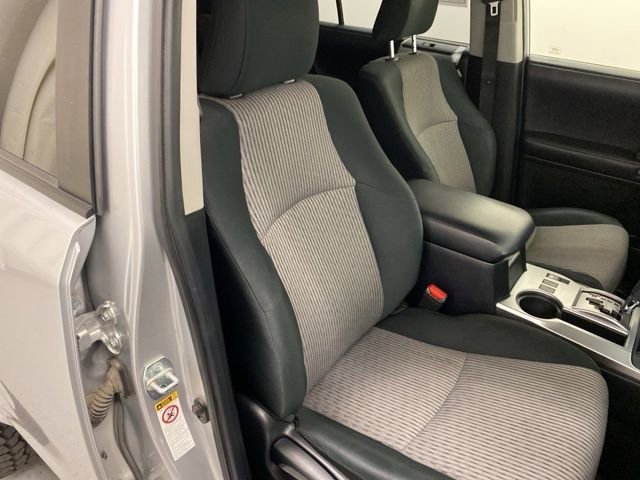 Used 2018 Toyota 4Runner SR5 AWD/4WD image 28