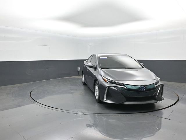 Used 2018 Toyota Prius Prime Premium FWD image 2